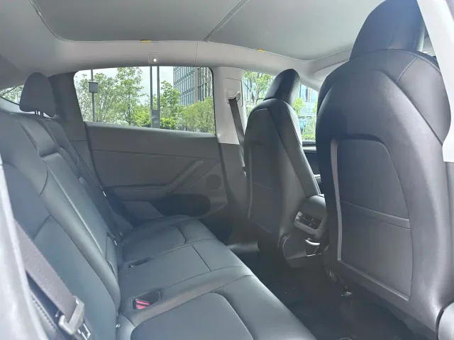 Tesla Model Y 2022 Facelift Rear-Wheel Drive Version — Фото автомобиля 8