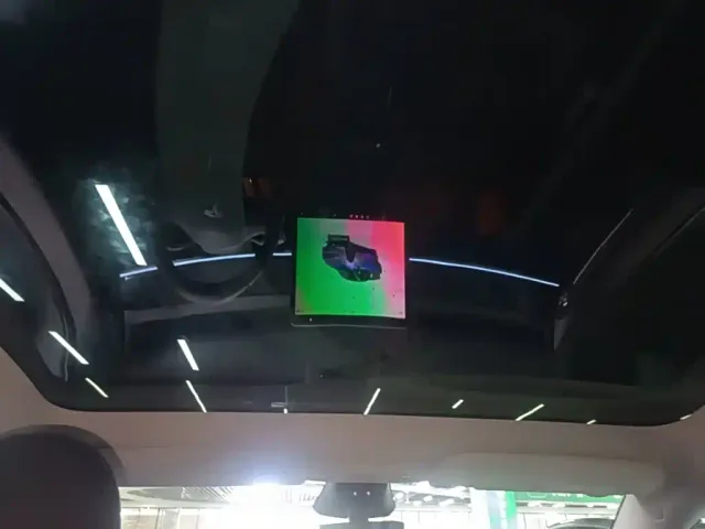 Tesla Model Y — Фото автомобиля 17