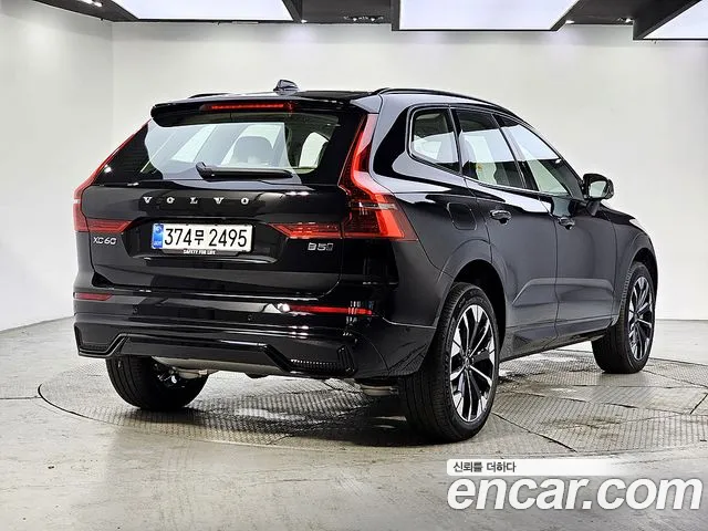 Вольво XC60 — Фото автомобиля 4