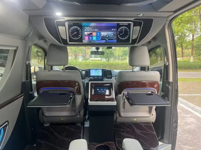 Toyota HIACE — Фото автомобиля 19