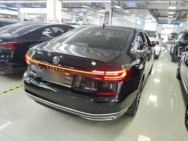 Volkswagen Passat — Фото автомобиля 6