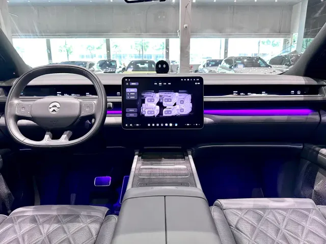 Nio ES8 — Фото автомобиля 18