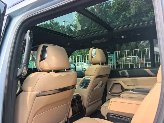 BYD FangChengBao Leopard 8 — Фото автомобиля 12