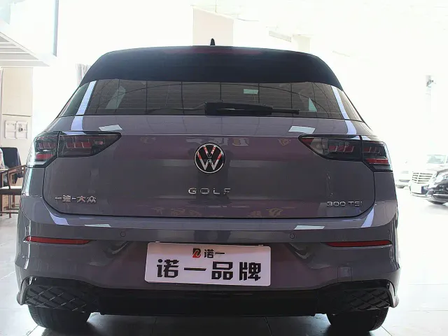 Volkswagen Golf — Фото автомобиля 3