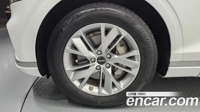 Genesis GV70 2.5T Бензин 2WD — Фото автомобиля 5
