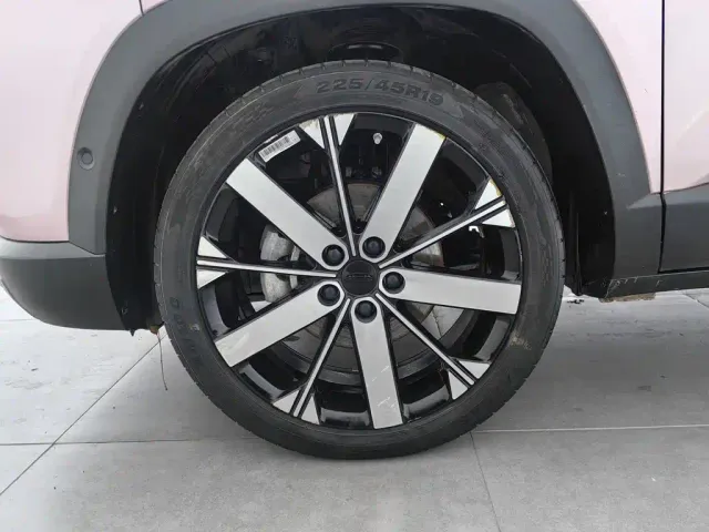Geely ICON — Фото автомобиля 17