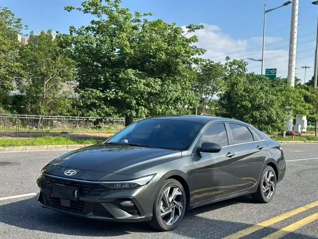 Фотография автомобиля — Hyundai Elantra