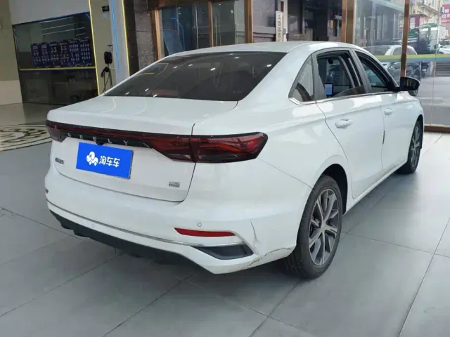 Geely Emgrand — Фото автомобиля 3