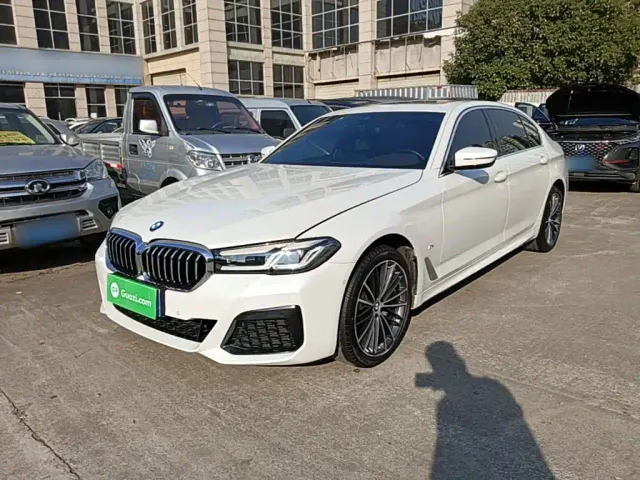 Фотография автомобиля — BMW 5 Series