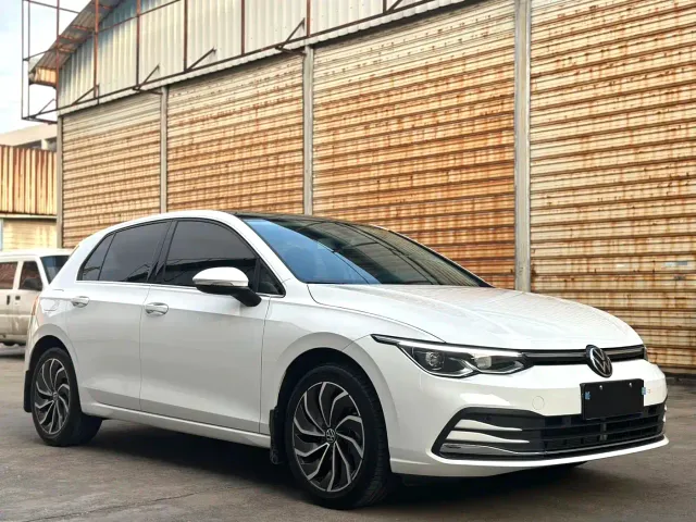 Volkswagen Golf — Фото автомобиля 3