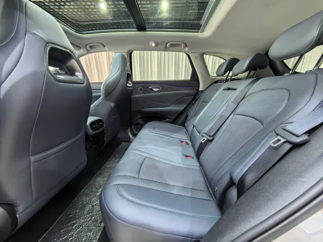 BYD Hai Shi 07 DM-i — Фото автомобиля 10