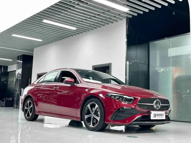 Mercedes-Benz A-Class — Фото автомобиля 3