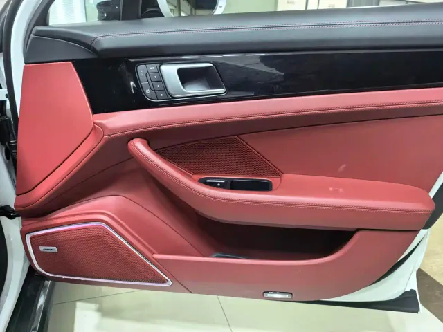 Porsche Panamera — Фото автомобиля 7