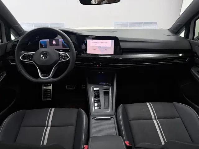 Volkswagen Golf — Фото автомобиля 9