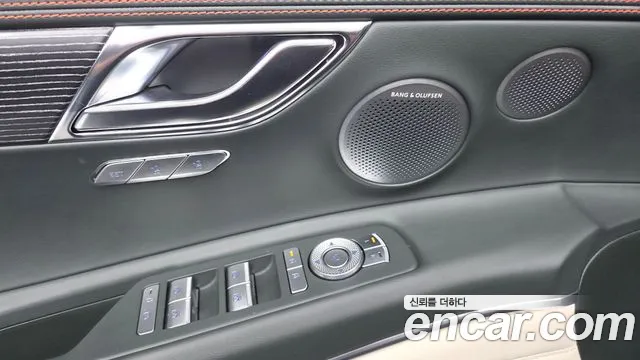 Genesis GV80 — Фото автомобиля 30