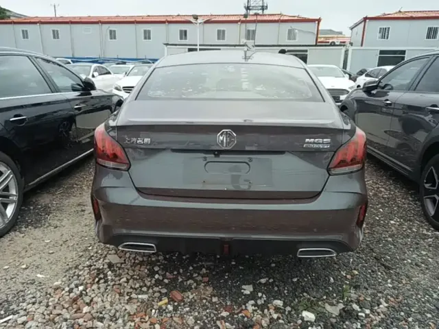 MG MG5 2022 180DVVT CVT Youth Flagship Edition — Фото автомобиля 5