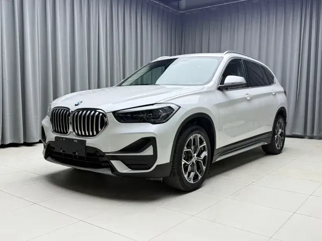 Фотография автомобиля — BMW X1