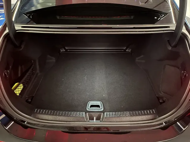 Mercedes-Benz E-Class — Фото автомобиля 20