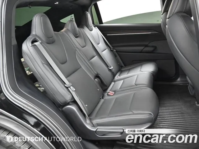Tesla Model X — Фото автомобиля 20
