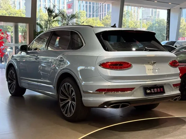 Bentley Bentayga — Фото автомобиля 5