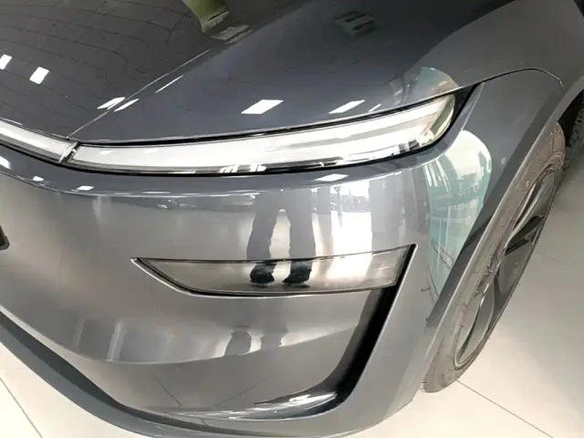 Tesla Model Y — Фото автомобиля 23