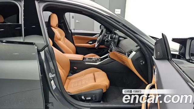 BMW i4 — Фото автомобиля 12