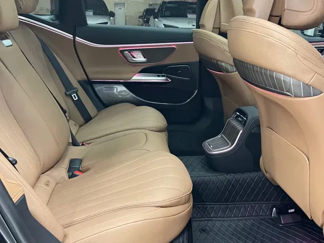 Mercedes-Benz E-Class — Фото автомобиля 13