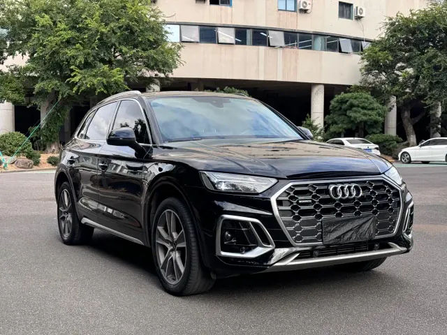 Audi Q5L — Фото автомобиля 3
