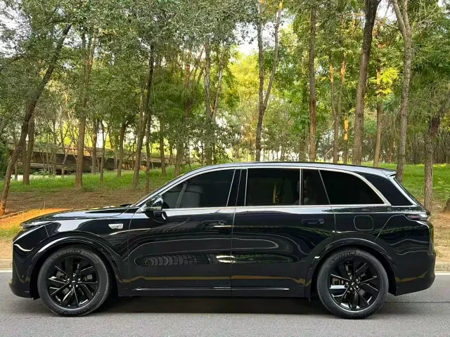 Li Auto L8 — Фото автомобиля 2