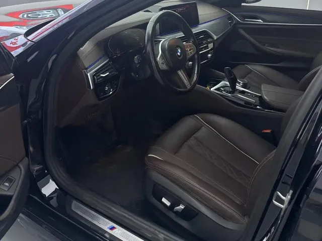 BMW 5 Series — Фото автомобиля 9