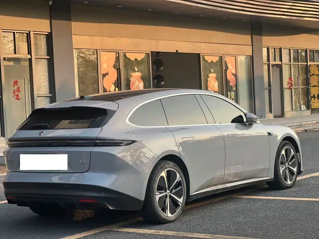 Nio ET5 Touring — Фото автомобиля 4