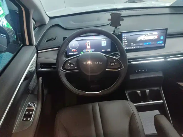 Maxus Dajia 7 — Фото автомобиля 10