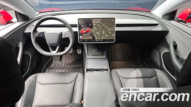 Tesla Model 3 — Фото автомобиля 10