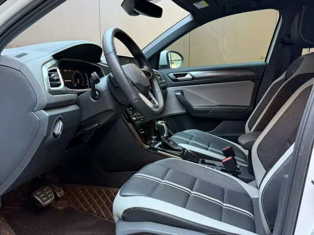 Volkswagen T-Roc — Фото автомобиля 7