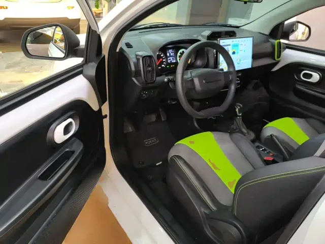 Roewe Clever — Фото автомобиля 15