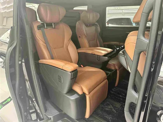Toyota Vellfire — Фото автомобиля 14