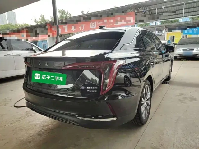 Hongqi E-QM5 — Фото автомобиля 6