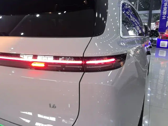 Li Auto L6 — Фото автомобиля 7