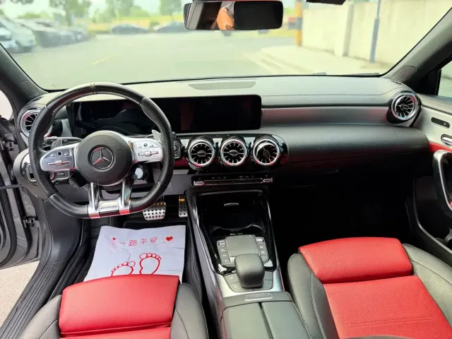 Mercedes-Benz Mercedes-Benz A-Class AMG 2020 AMG A 35 L 4MATIC — Фото автомобиля 8