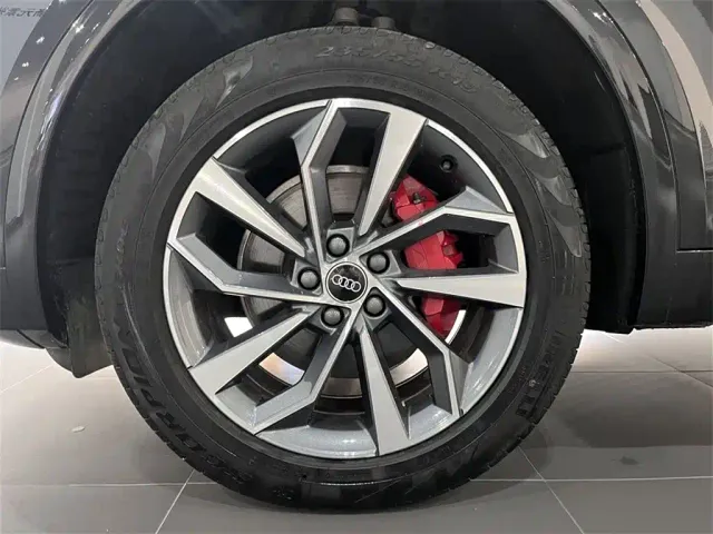 Audi Q5L — Фото автомобиля 16