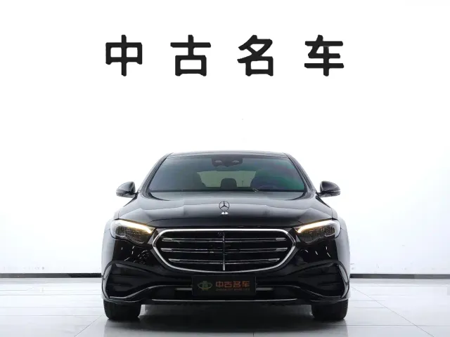 Mercedes-Benz E-Class — Фото автомобиля 2