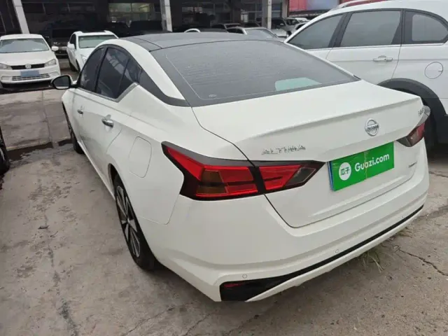 Nissan Teana — Фото автомобиля 4