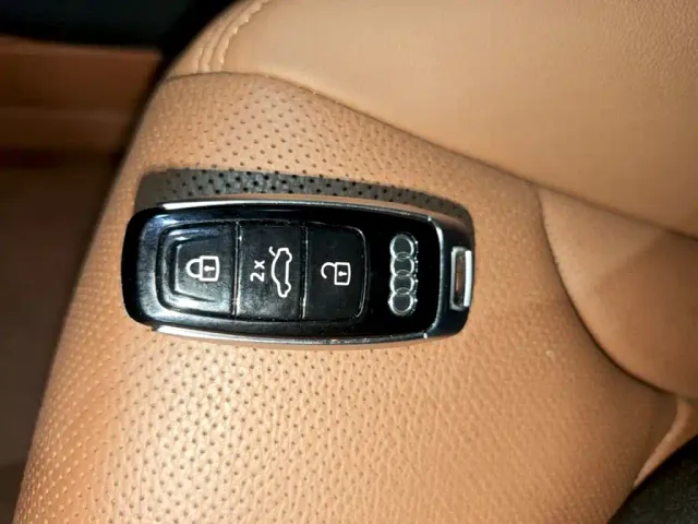 Audi Q7 — Фото автомобиля 8
