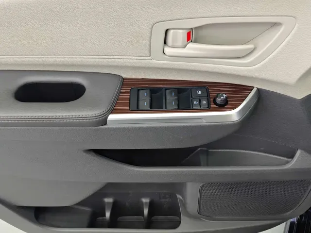 Toyota Sienna — Фото автомобиля 8