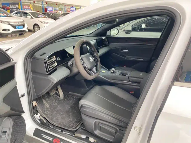 BYD Qin L — Фото автомобиля 2