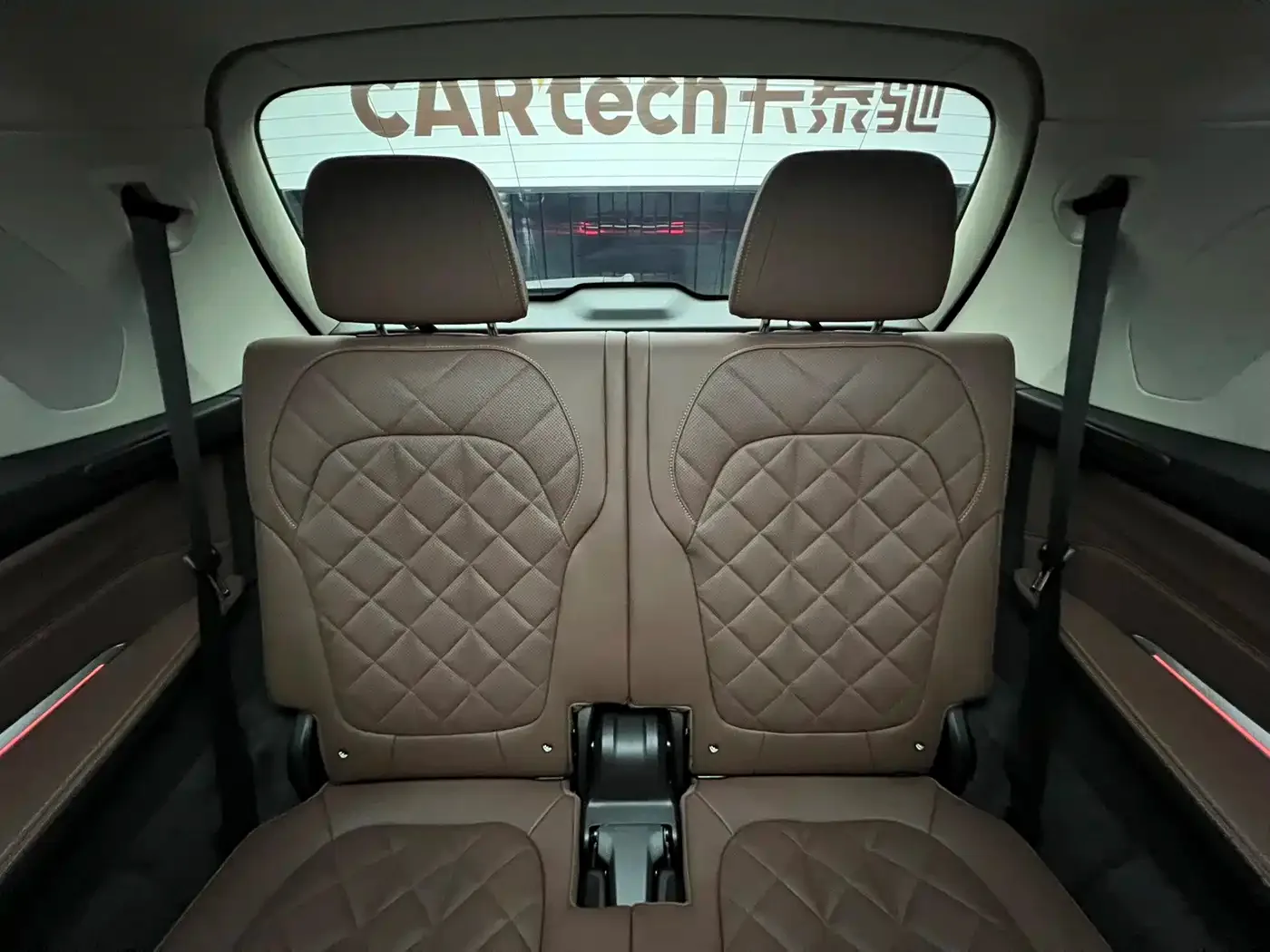 BMW BMW X7 2024 xDrive40i Leading Luxury Package — Фото автомобиля 10