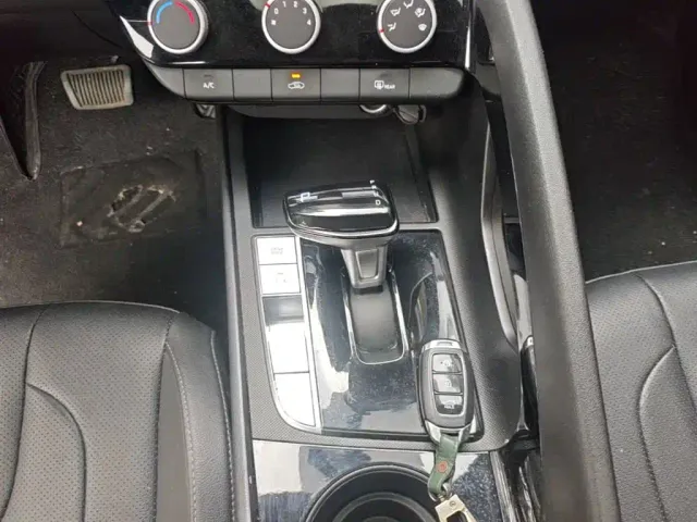 Hyundai Elantra — Фото автомобиля 13