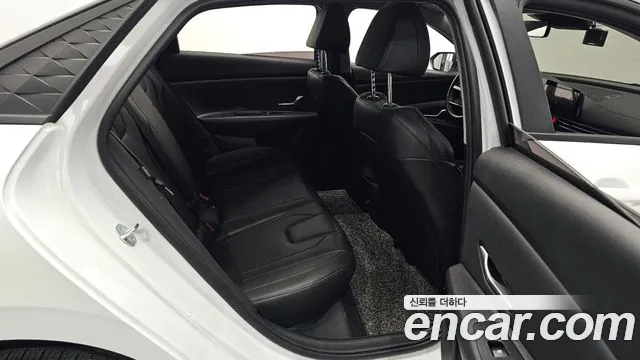 Hyundai Avante CN7 — Фото автомобиля 17