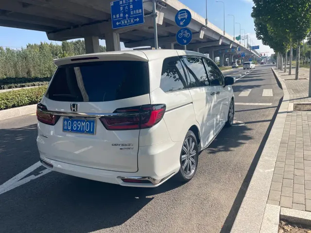 Honda Odyssey — Фото автомобиля 10