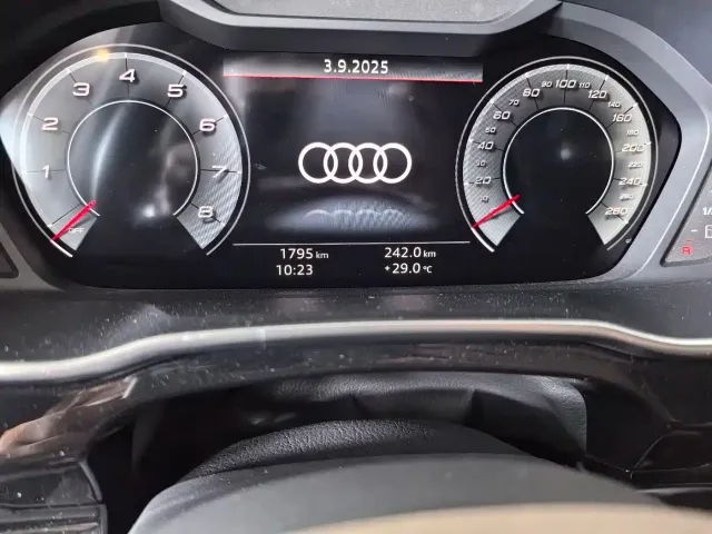 Audi Q3 — Фото автомобиля 10